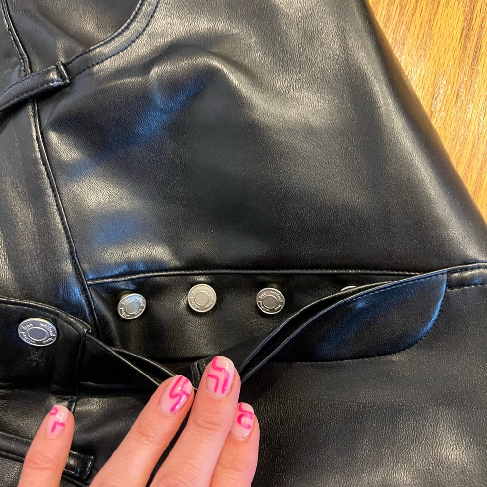 Wilfred Oracle Leather Pant View 5